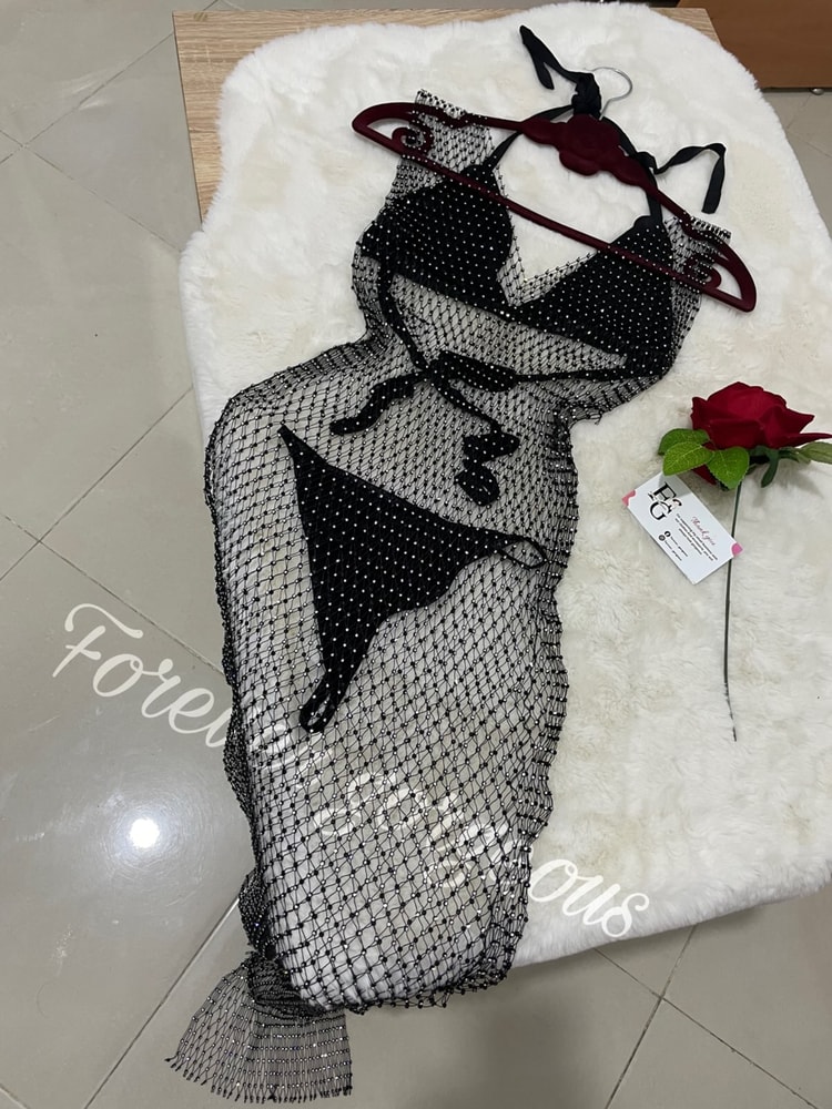 طقم شبكي أسود من ثلاث قطع بدون أكمام